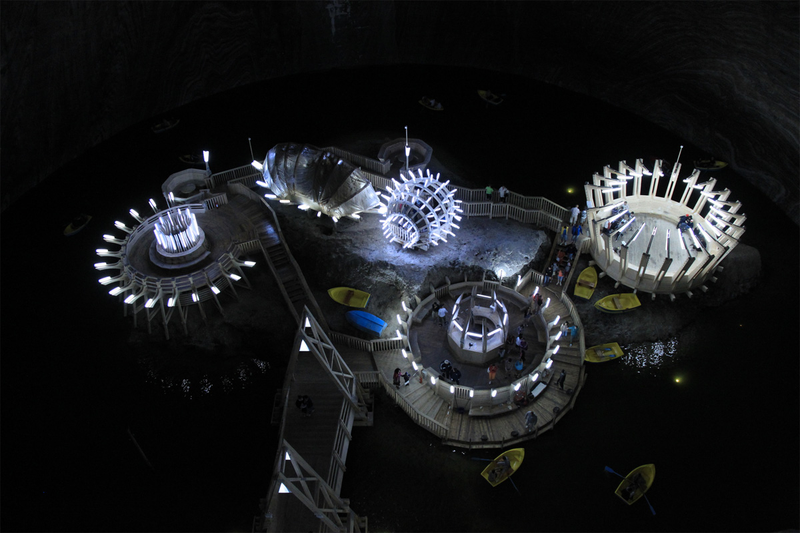 Illustration for article titled These Incredible Salt Mines Are Like Another World Beneath Our Feet